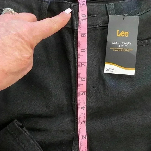 New Lee Mid Rise Capri Black size 10M - Picture 5 of 8